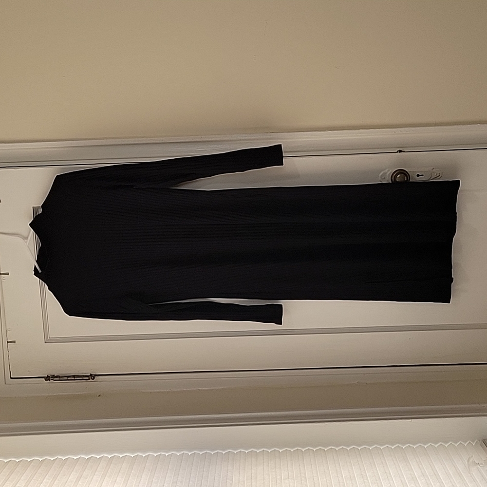 Black midi loft dress with slits